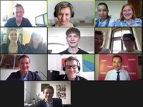 Das Bild zeigt die Teilnehmer:innen beim Video-Chat zum Thema "Arbeit und Beschäftigung"