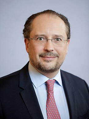 Portrait Alexander Schallenberg