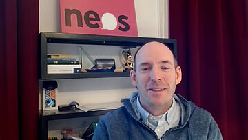 Karl-Arthur Arlamovsky (NEOS) im Video-Chat
