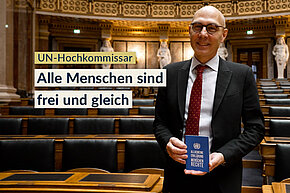 UN-Hochkommissar Volker Tuerk beim Interview mit der DemokratieWEBstatt im Oesterreichischen Parlament