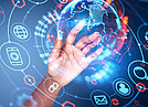 Digitale Medien, Weltkugel und Hand