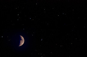 Sternenhimmel mit Mond