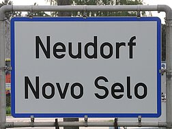 Zweisprachige Ortstafel deutsch kroatisch Neudorf Novo Selo