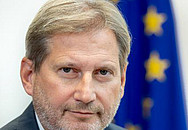 Portrait des EU-Kommissars Johannes Hahn.