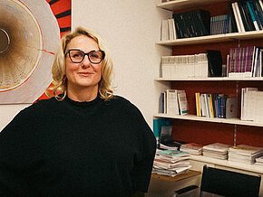 Sabine Köszegi in ihrem Büro an der TU Wien