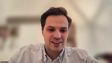 ÖVP BR Sebastian Stark bei der Beantwortung einer Frage