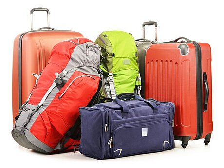 Gepaeck bestehend aus Koffer Rucksaecke Reisetasche c monticello Clipdealer Verschiedene Gepäckstücke